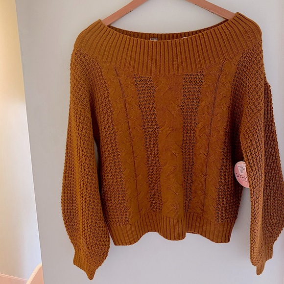 NWT Full Circle Trends off-shoulder sweater (L) - Picture 1 of 1